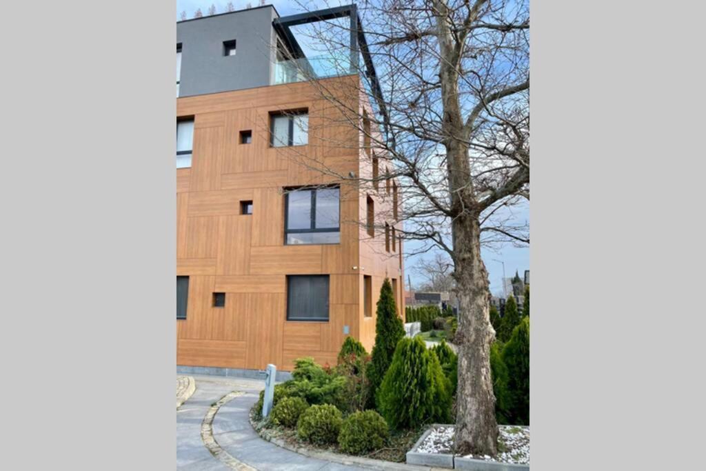 Cozy Red Bulldog Place In Apart-Complex/Pool 瓦爾納 外观 照片