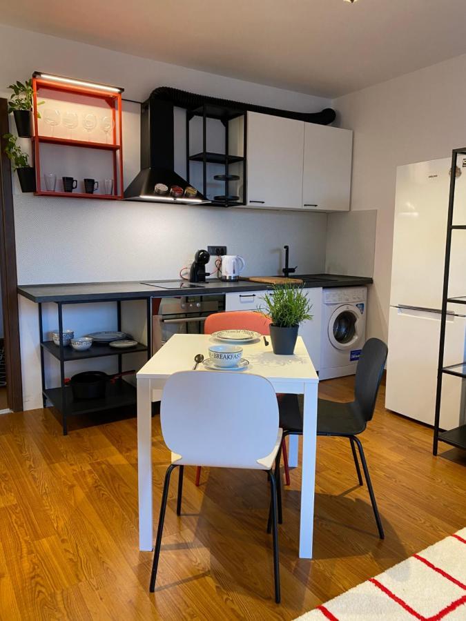 Cozy Red Bulldog Place In Apart-Complex/Pool 瓦爾納 外观 照片